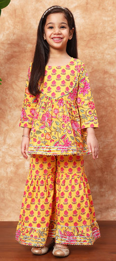 Yellow color Girls Top with Bottom in Cotton fabric with Floral, Printed work