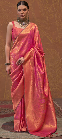 Pink and Majenta color Saree in Handloom fabric with Weaving work