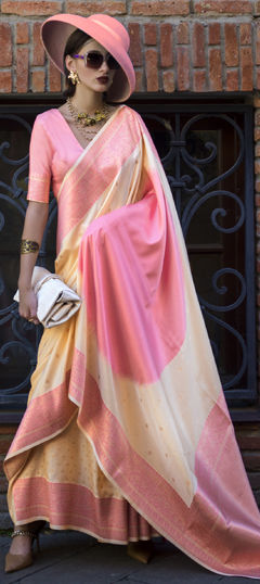 Pink and Majenta color Saree in Silk fabric with Weaving work