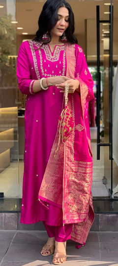 Festive, Party Wear, Reception Pink and Majenta color Salwar Kameez in Viscose fabric with Straight Embroidered, Thread work : 1967718