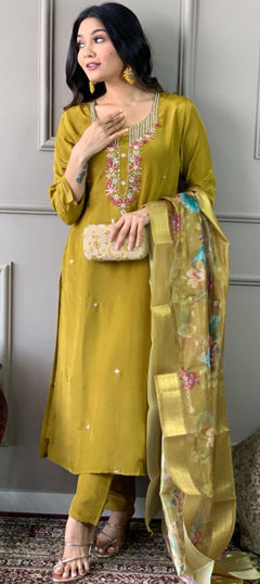 Festive, Party Wear, Reception Yellow color Salwar Kameez in Viscose fabric with Straight Embroidered, Thread work : 1967720