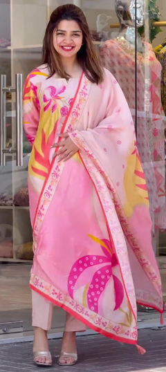 Festive, Party Wear, Reception Pink and Majenta color Salwar Kameez in Muslin fabric with Straight Embroidered, Floral, Thread work : 1967721