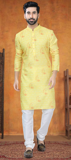 Yellow color Kurta Pyjamas in Cotton fabric with Printed work