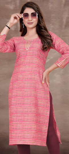 Pink and Majenta color Kurti in Rayon fabric with Printed work