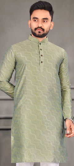 Green color Kurta in Jacquard fabric with Weaving work