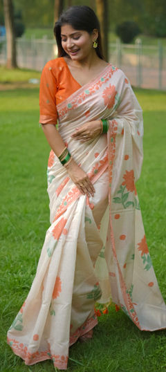 Festive, Traditional White and Off White color Saree in Cotton fabric with Bengali Floral, Printed work : 1971086