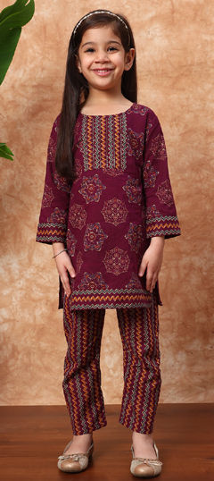 Red and Maroon color Girls Top with Bottom in Cotton fabric with Cut Dana, Printed work