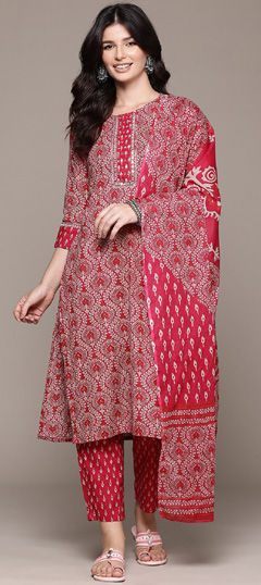 Pink and Majenta color Salwar Kameez in Cotton fabric with Embroidered, Printed, Thread, Zari work