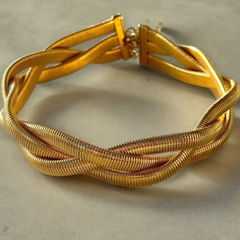 Gold Rodium Polish Gold color Bracelet in Metal Alloy studded with Artificial