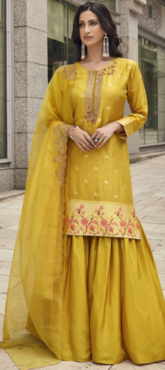 Festive, Reception, Wedding Yellow color Salwar Kameez in Viscose fabric with Palazzo, Straight Embroidered, Sequence, Thread work : 1974352