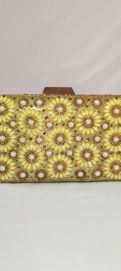 Party Wear Gold color Clutches in Synthetic fabric with Sequence work : 1974542