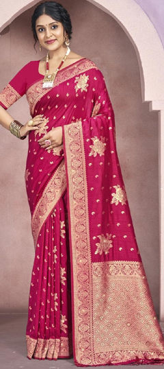 Festive, Traditional Purple and Violet color Saree in Silk cotton fabric with Bengali Weaving work : 1974614