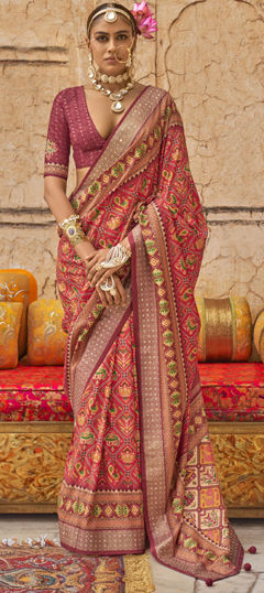 Red and Maroon color Saree in Viscose fabric with Border, Printed work