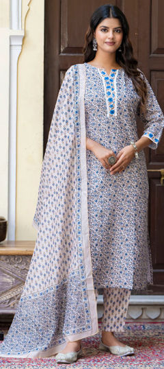 Multicolor color Salwar Kameez in Blended Cotton fabric with Printed work