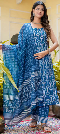 Multicolor color Salwar Kameez in Blended Cotton fabric with Printed work