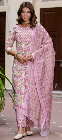 Multicolor color Salwar Kameez in Blended Cotton fabric with Floral, Printed work