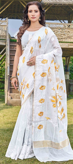 White and Off White color Saree in Silk cotton fabric with Thread, Weaving work