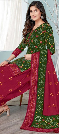 Green color Salwar Kameez in Cotton fabric with Bandhej, Printed work