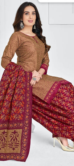 Multicolor color Salwar Kameez in Cotton fabric with Printed work