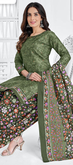 Green color Salwar Kameez in Cotton fabric with Printed work