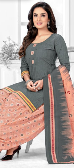 Black and Grey color Salwar Kameez in Cotton fabric with Printed work