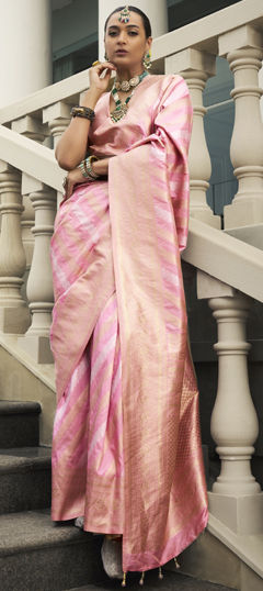 Pink and Majenta color Saree in Viscose fabric with Weaving work