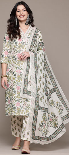 Green color Salwar Kameez in Cotton fabric with Embroidered, Floral, Printed, Resham, Thread work