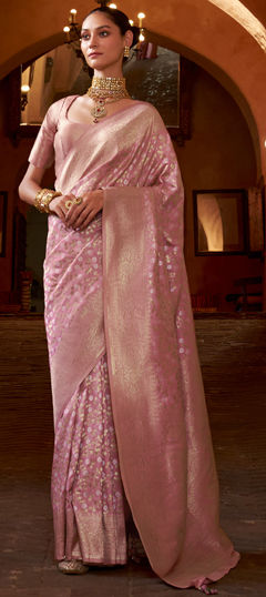 Pink and Majenta color Saree in Banarasi Silk, Silk fabric with Weaving, Zari work