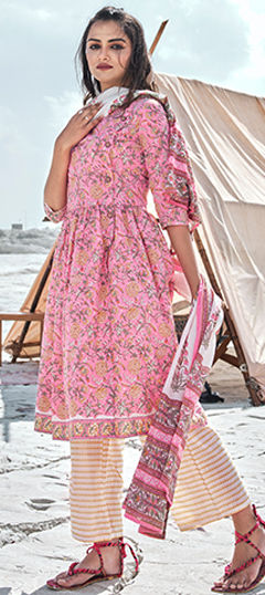 Pink and Majenta color Salwar Kameez in Cotton fabric with Printed work