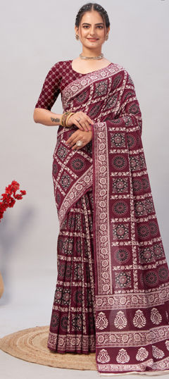 Red and Maroon color Saree in Cotton fabric with Printed work