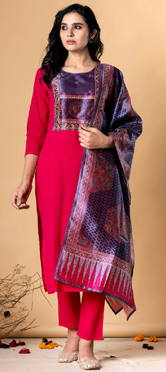 Pink and Majenta color Salwar Kameez in Cotton fabric with Cut Dana, Printed work