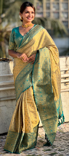 Green color Saree in Tissue fabric with Weaving, Zari work