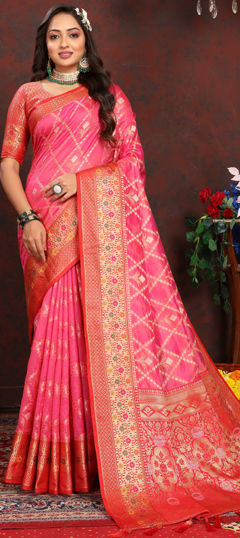 Pink and Majenta color Saree in Organza Silk fabric with Weaving work