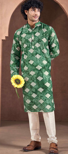 Green color Kurta Pyjamas in Viscose fabric with Printed, Weaving work