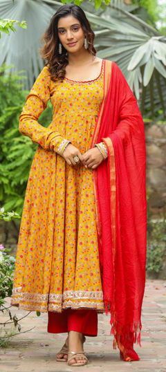 Yellow color Salwar Kameez in Crepe Silk fabric with Embroidered, Printed work