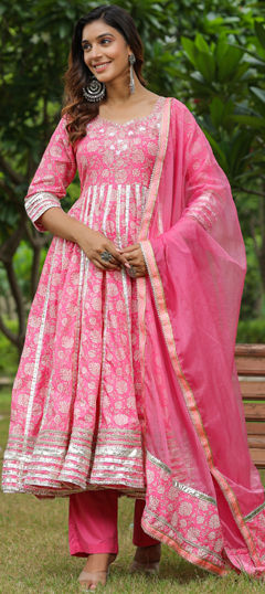 Pink and Majenta color Salwar Kameez in Cotton fabric with Lace, Printed work