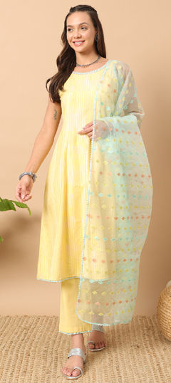 Yellow color Salwar Kameez in Cotton fabric with Embroidered, Thread work