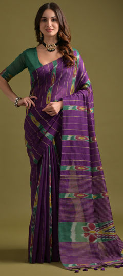 Purple and Violet color Saree in Cotton fabric with Printed work