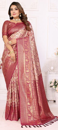 Multicolor color Saree in Banarasi Silk fabric with Weaving work