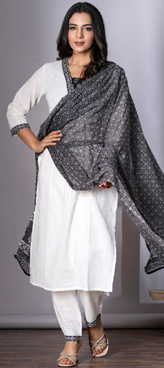 White and Off White color Salwar Kameez in Cotton fabric with Printed work