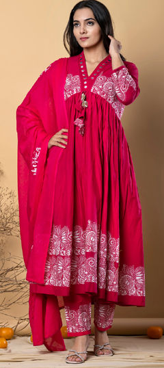 Pink and Majenta color Salwar Kameez in Cotton fabric with Printed, Thread work