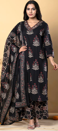 Black and Grey color Salwar Kameez in Cotton fabric with Embroidered, Floral, Printed, Resham, Thread work