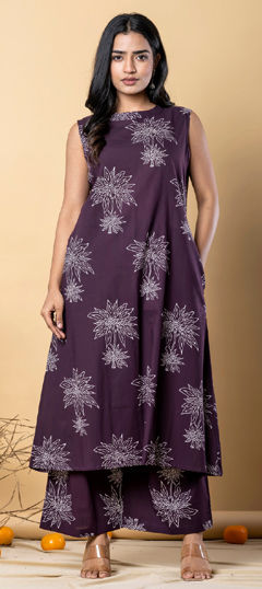 Purple and Violet color Salwar Kameez in Cotton fabric with Printed work