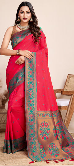 Pink and Majenta color Saree in Jacquard fabric with Weaving work