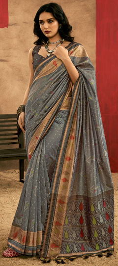 Black and Grey color Saree in Handloom fabric with Weaving work