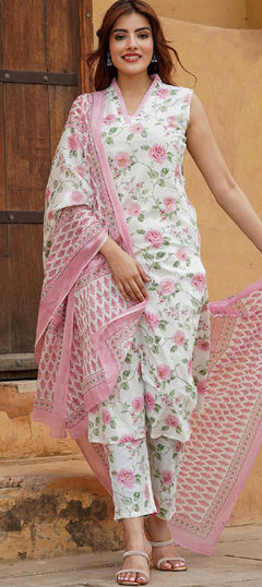 Pink and Majenta color Salwar Kameez in Cotton fabric with Floral, Lace, Printed work