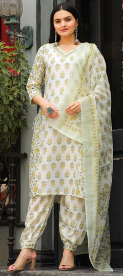 Yellow color Salwar Kameez in Muslin fabric with Floral, Lace, Printed work