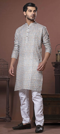 Multicolor color Kurta Pyjamas in Cotton fabric with Digital Print work