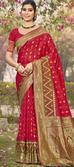 Pink and Majenta color Saree in Silk fabric with Weaving, Zari work