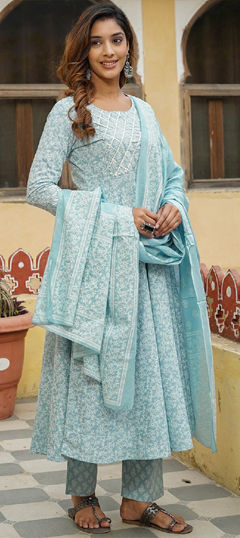 Blue color Salwar Kameez in Cotton fabric with Floral, Gota Patti, Printed work